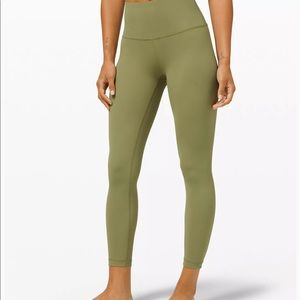 NWT. Lululemon green leggings size 4